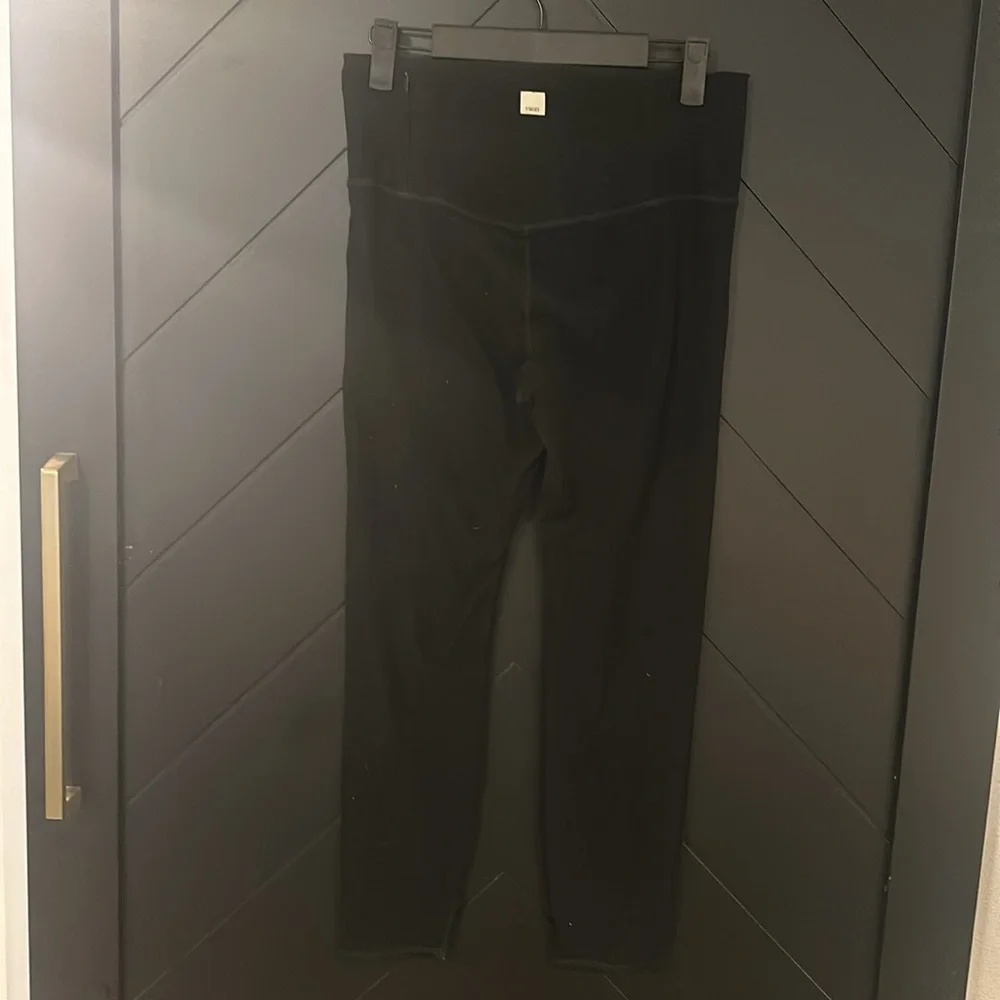 Vuori Classic Black Leggings - Picture 3 of 4